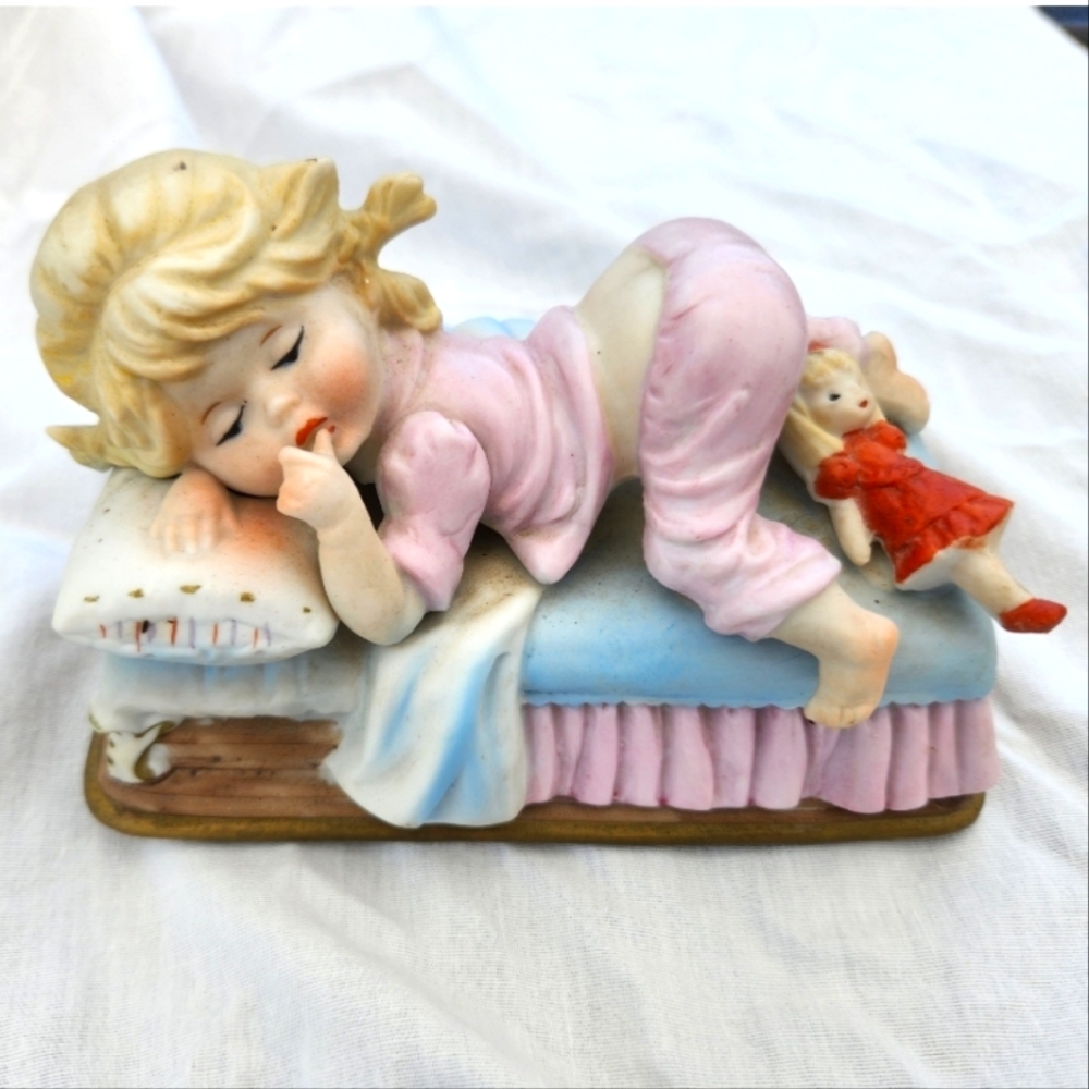Vintage Capodimonte Girl
